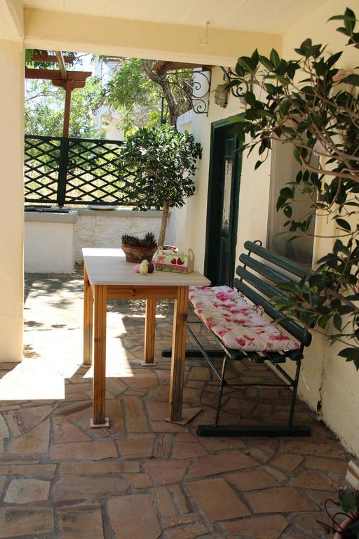 הוילה Vrontádos Chios Stone House מראה חיצוני תמונה